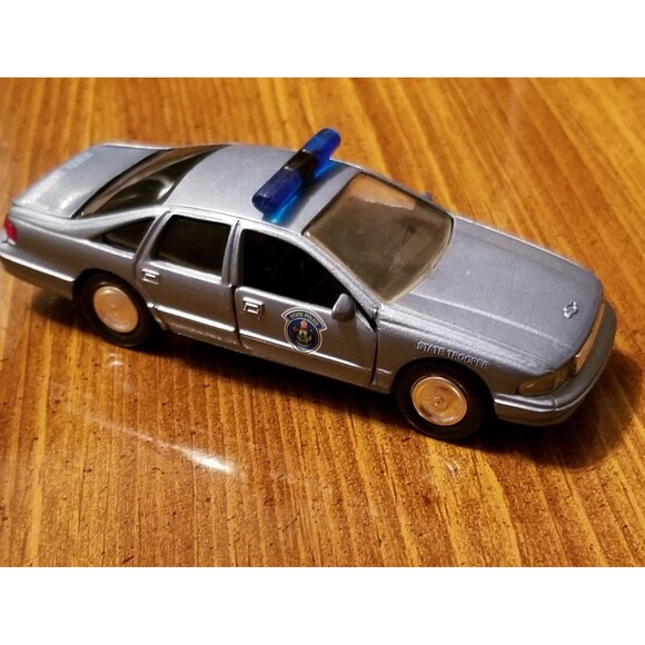 Maine State Police Road Champs die cast police car 1:43 scale - Picture 2 of 9